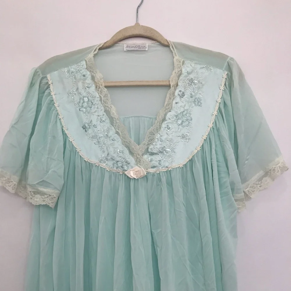 Vintage Miss Elaine Elegant Lace Trim Nightgown Size M